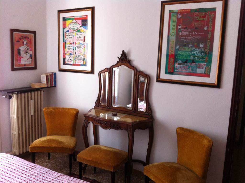 La Casa Creativa Bed and Breakfast Lomnago Camera foto
